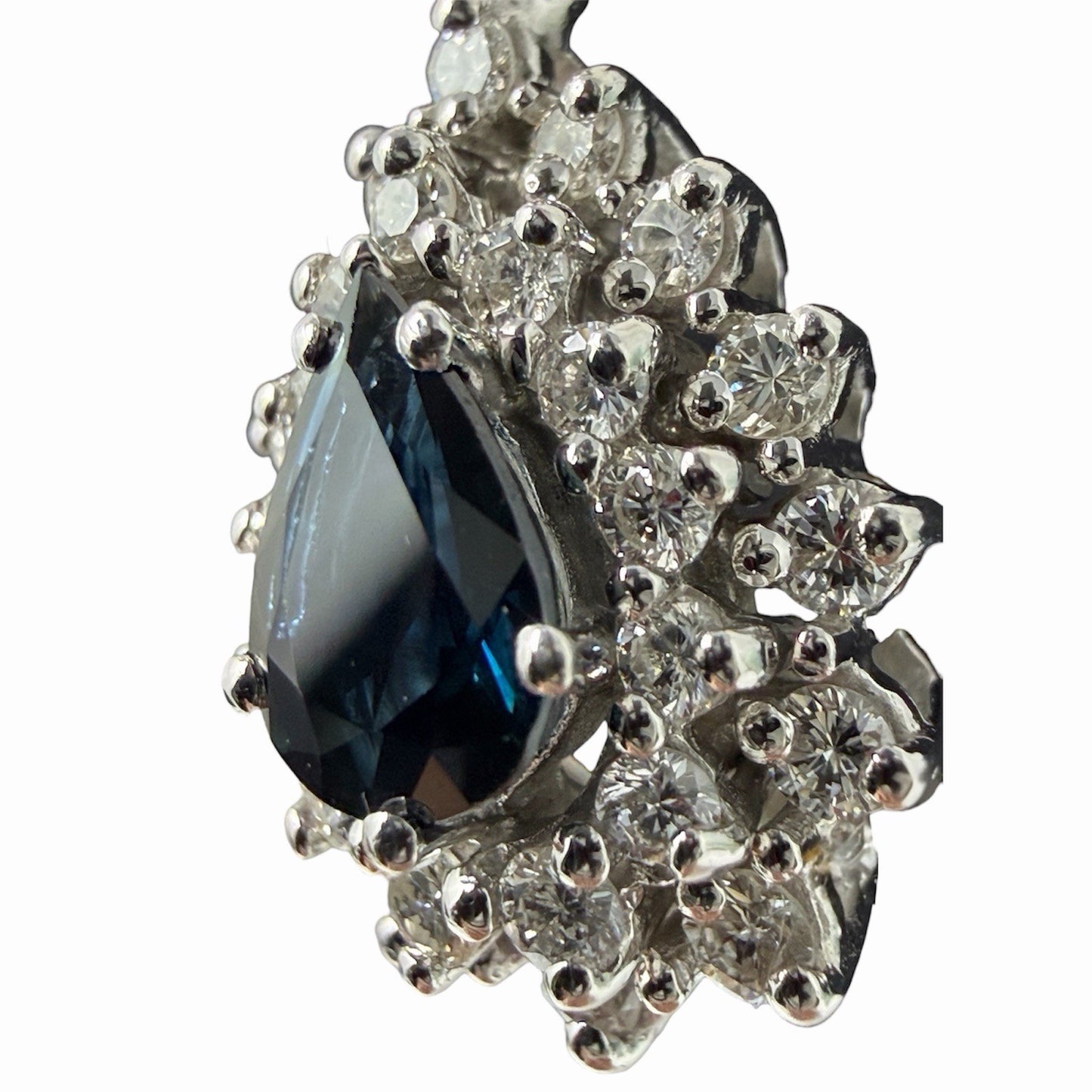 585 Gold Anhänger Saphir 1,1ct Entourage mit Brillanten WG 14K