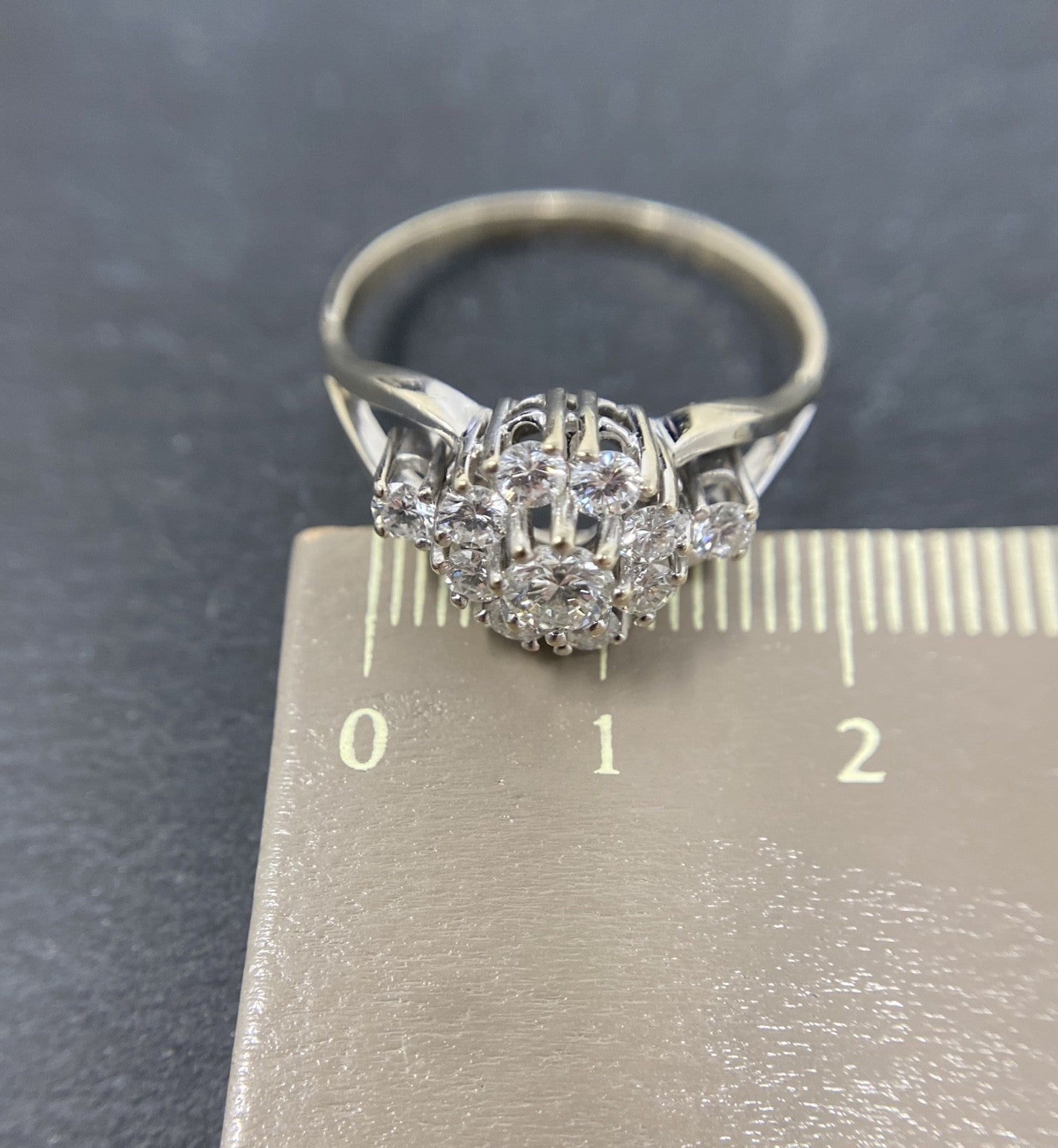 14 Karat Weißold-Rng mit funkelndem ca. 1,5ct Diamant-Blütencluster | 14K/585