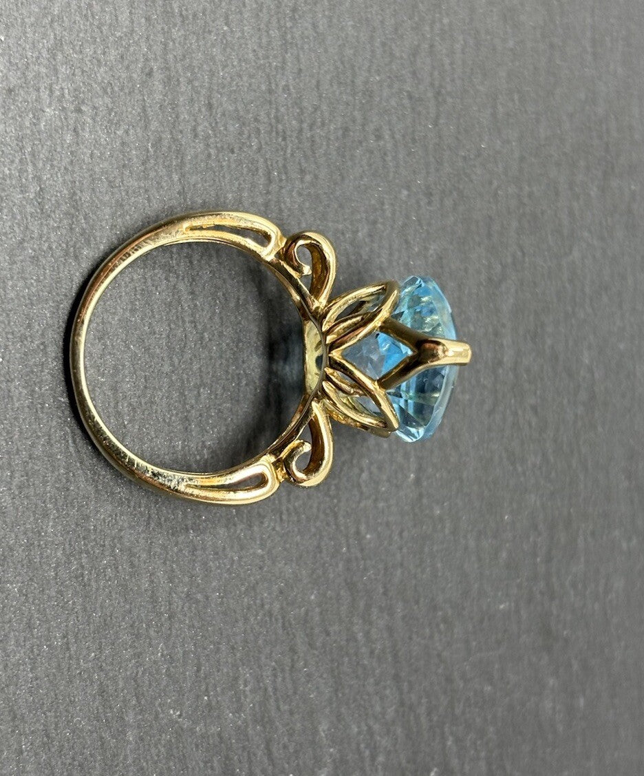 375 Gold Ring Blautopas Eisblau ca.15x10mm Damenring Gr.50 9K
