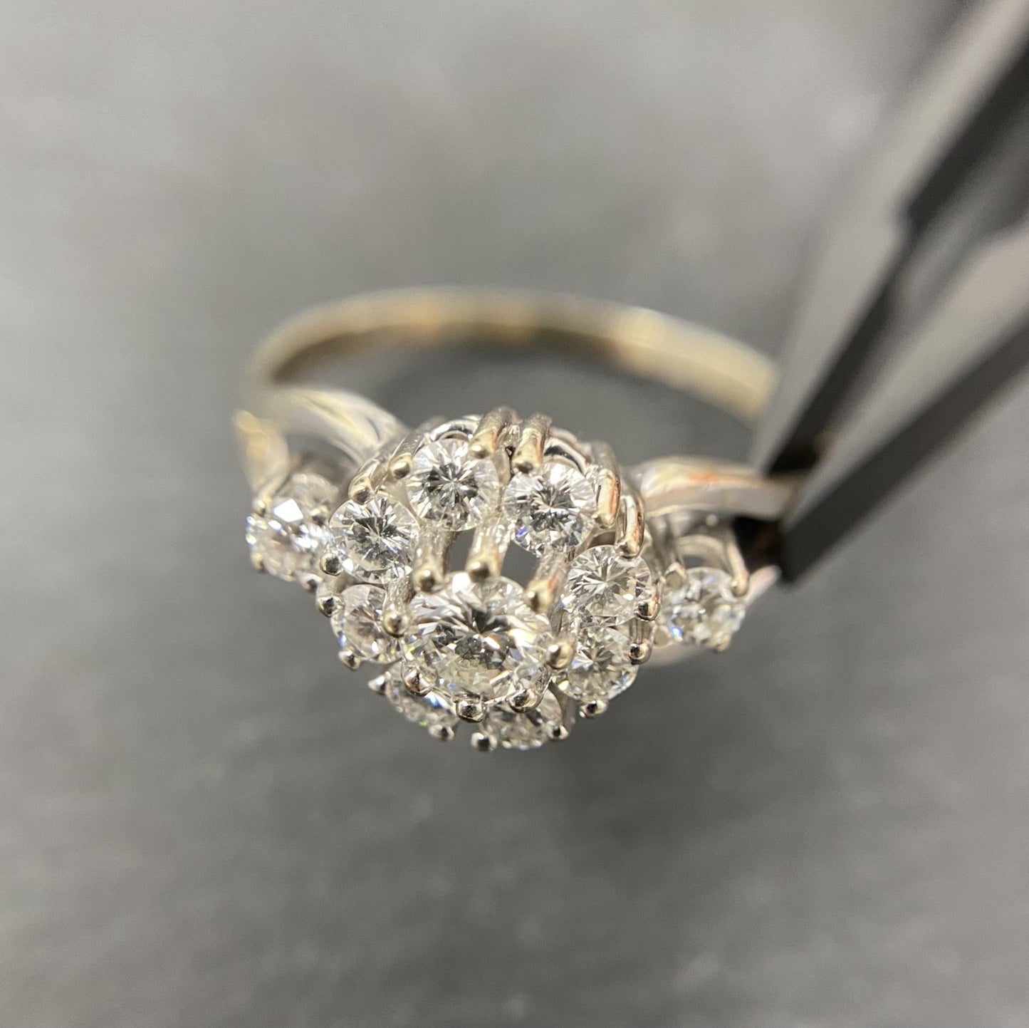 585 Gold Ring Weißgold mit funkelndem ca. 1,5 Karat Diamant -Blütencluster | 14K
