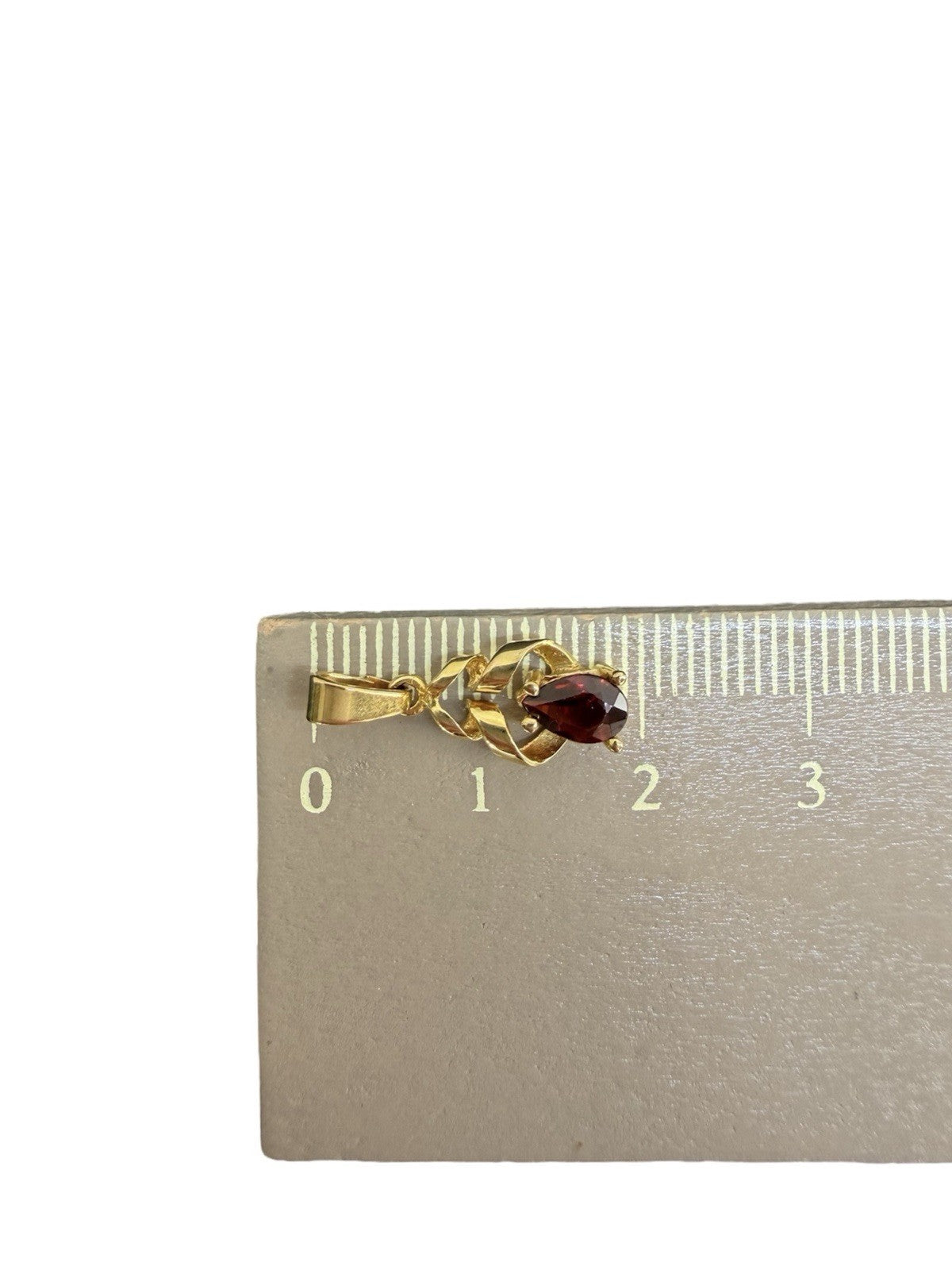 333 Gold Anhänger Granatstein Tropfenschliff 8K