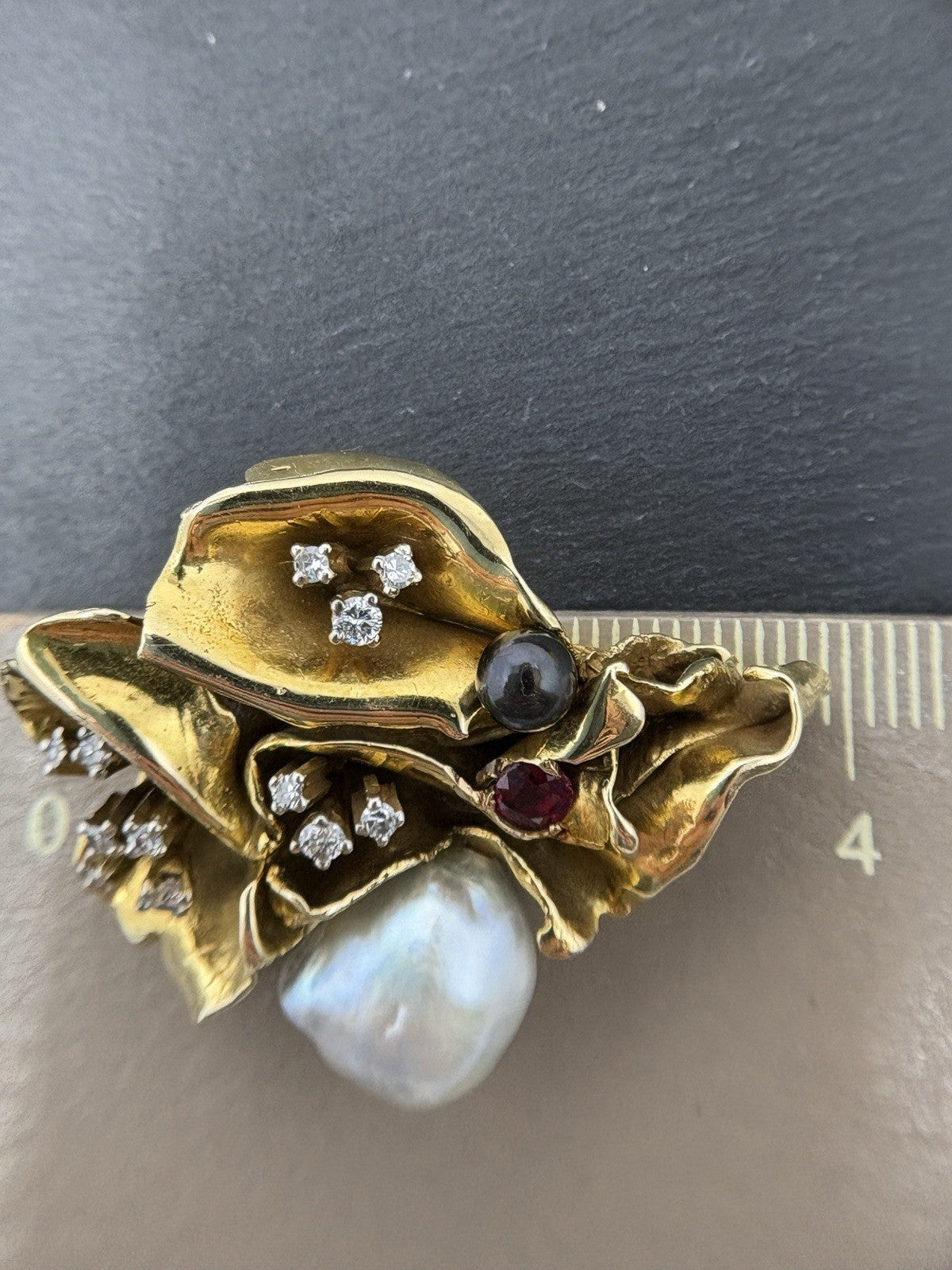 585 Gold Anhänger Handarbeit Designerschmuck ca. 4x3cm Diamanten Rubin Tuch 14K