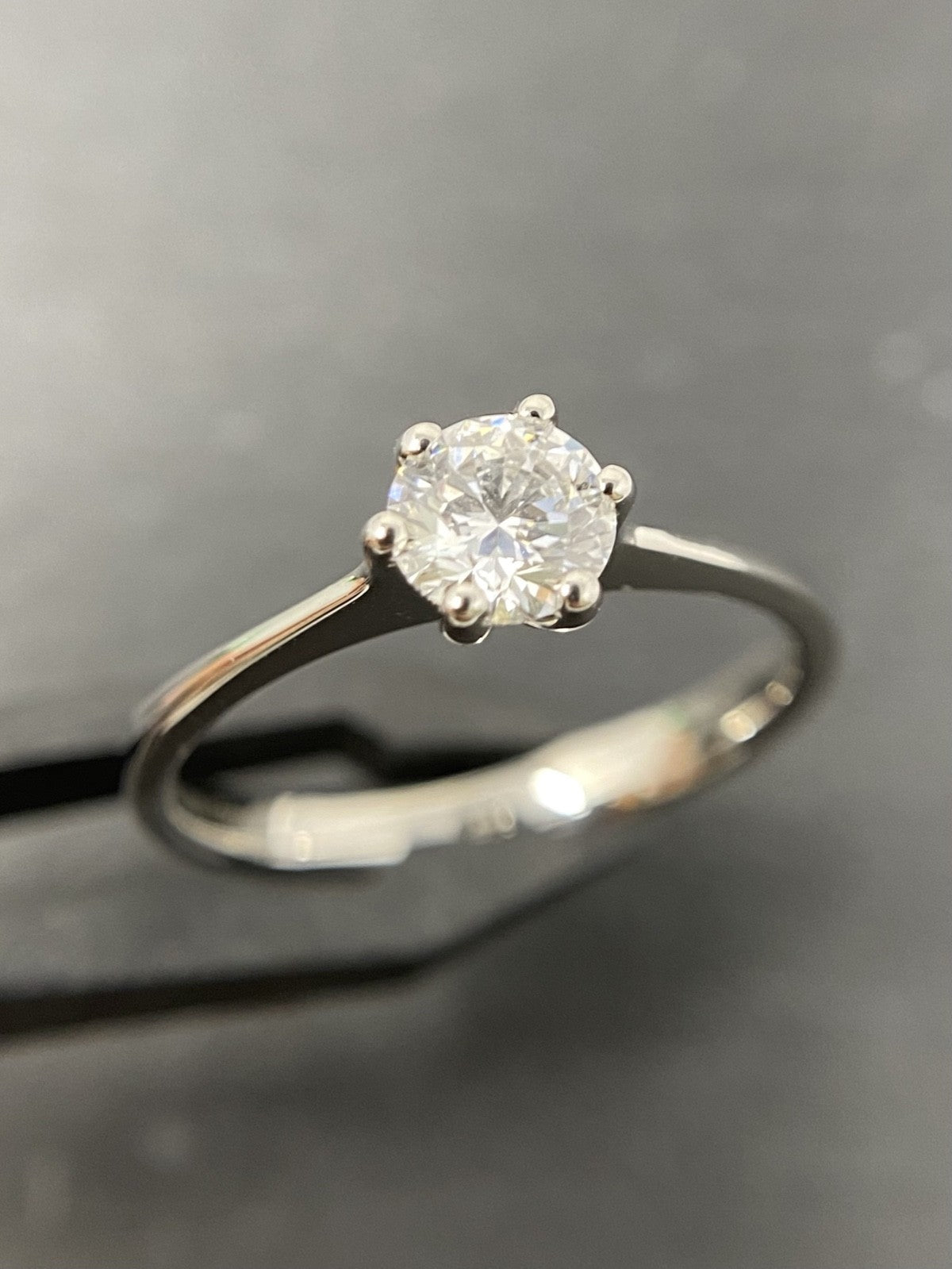 Platin Ring 0,5 Karat Solitärring mit funkelndem Brillant Diamantring | Gr. 53