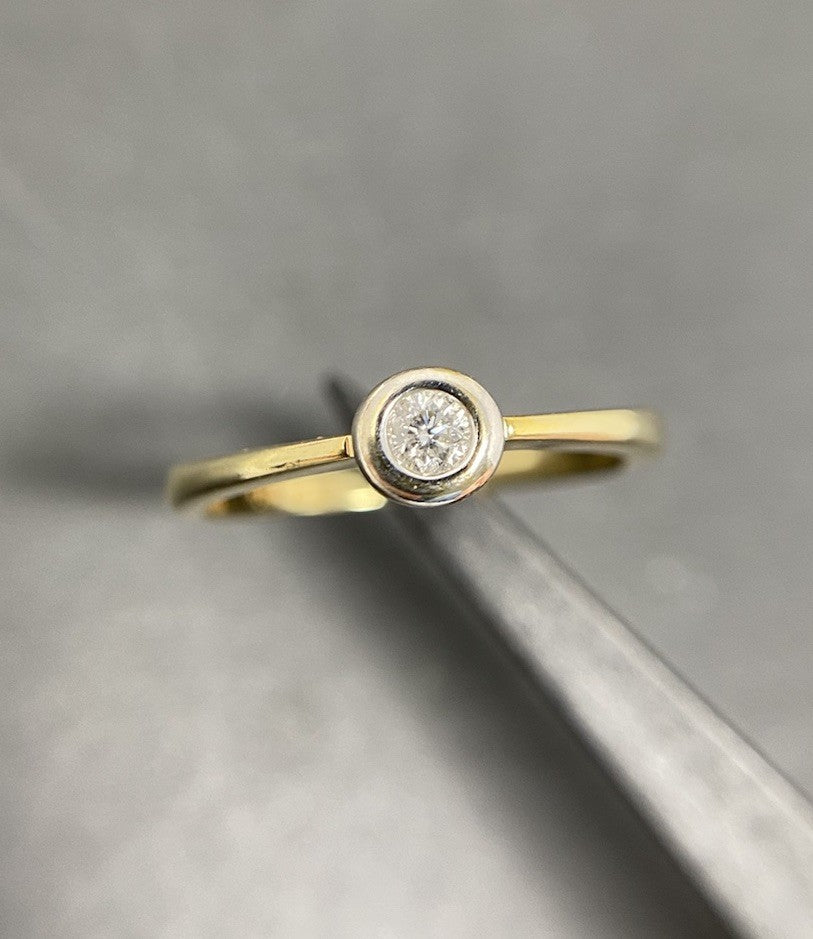 333 Gold Ring Solitärring Brillant Gr. 53 8K