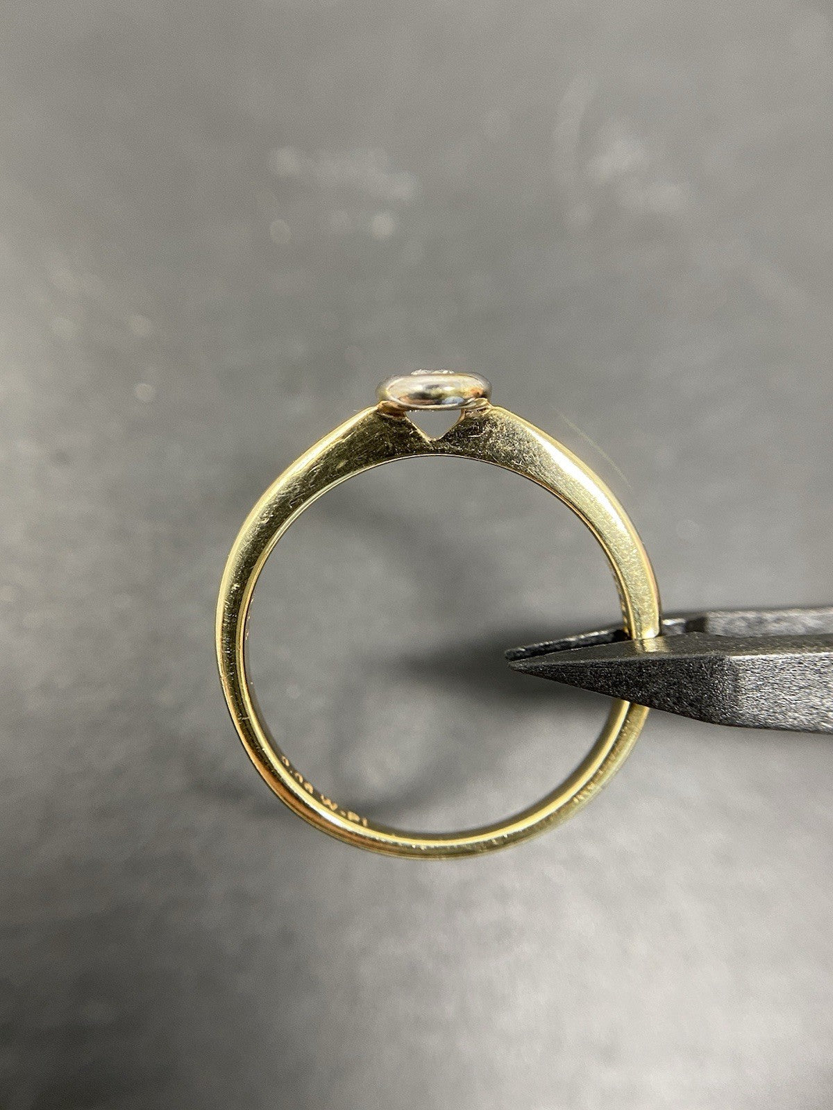 Gelbgold Solitärring 8K/333 Brillant Gr.53