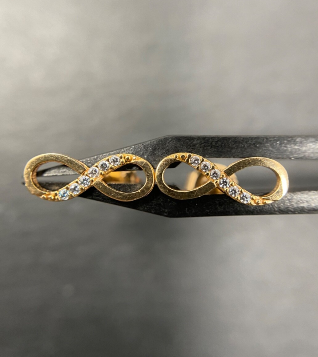 750 Gold Ohrstecker Roségold im Infinity Design | 18K