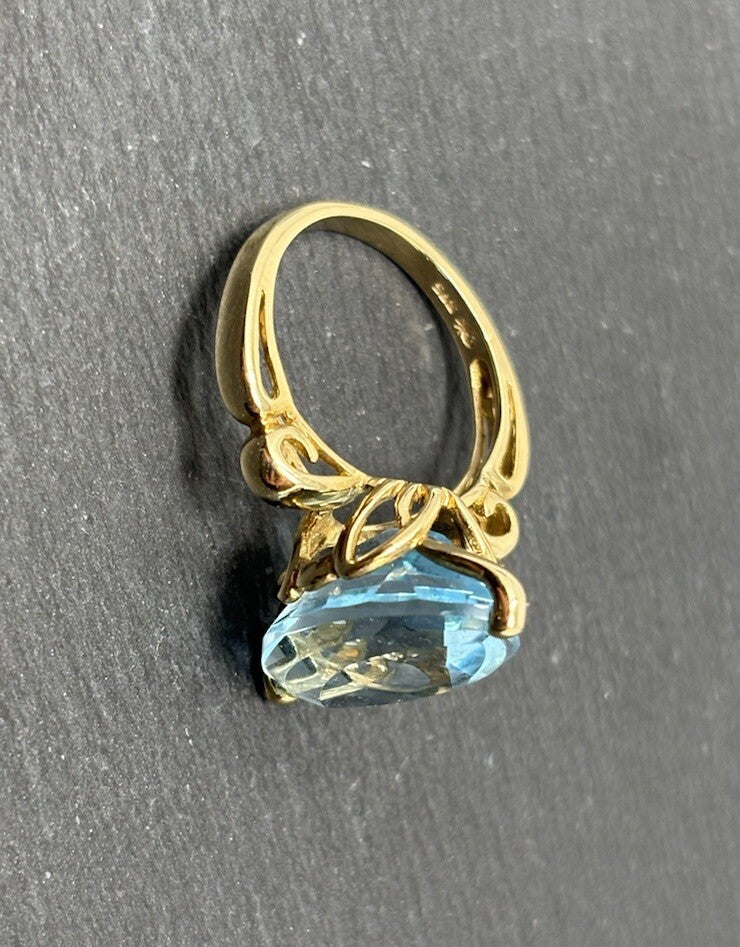 375 Gold Ring Blautopas Eisblau ca.15x10mm Damenring Gr.50 9K