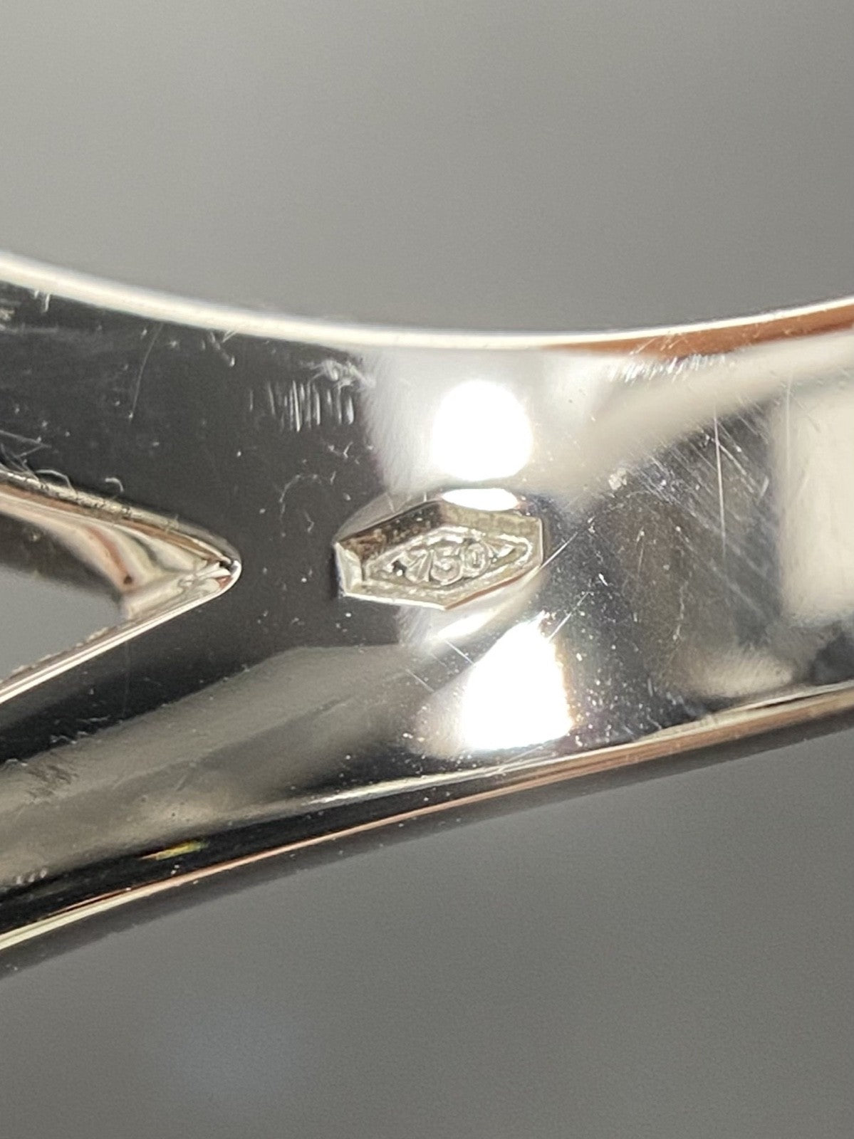 Bvlgari Ring Onyx 750 Weißgold | 18K / 750 Gr. 60